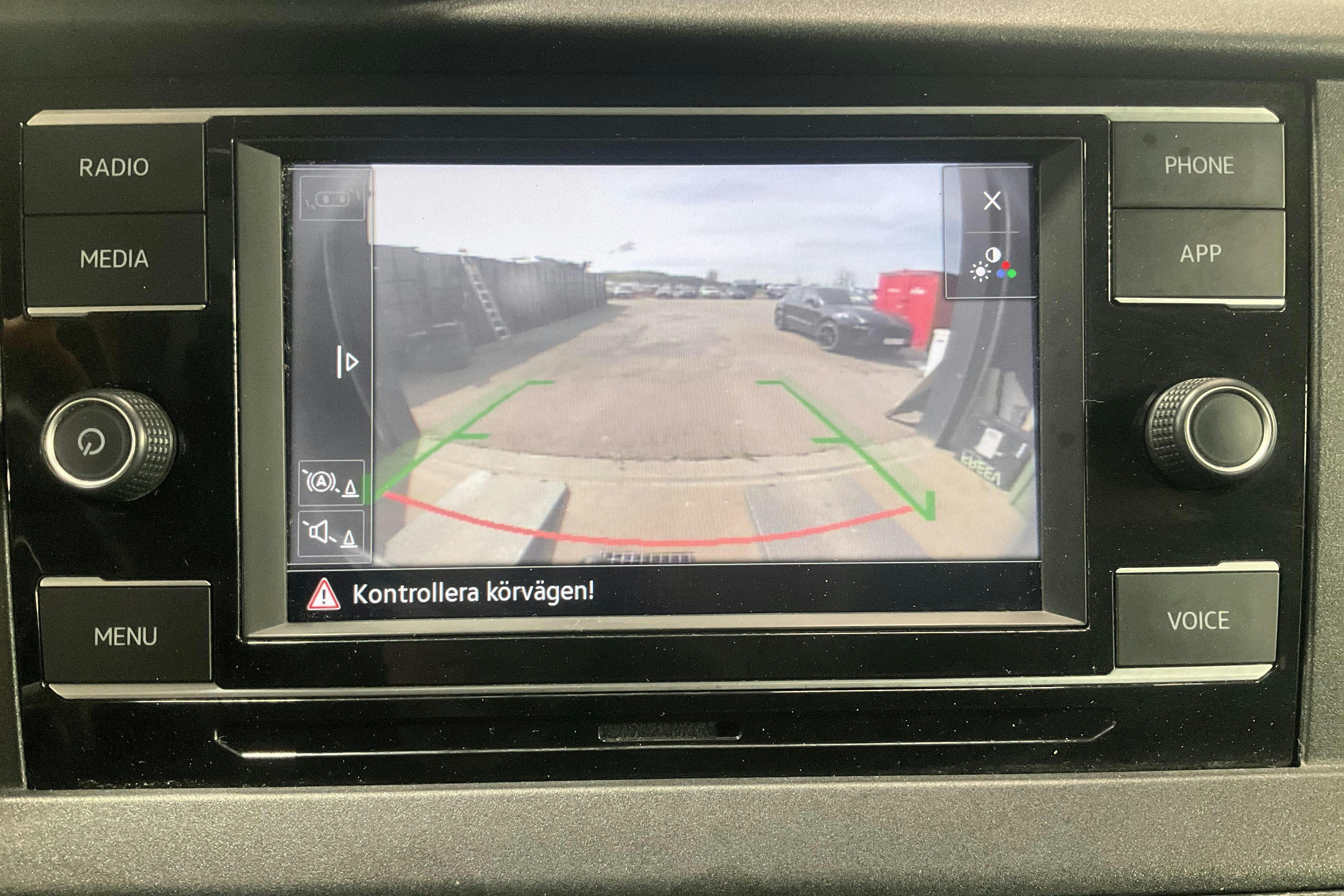 Vehicle Image 11