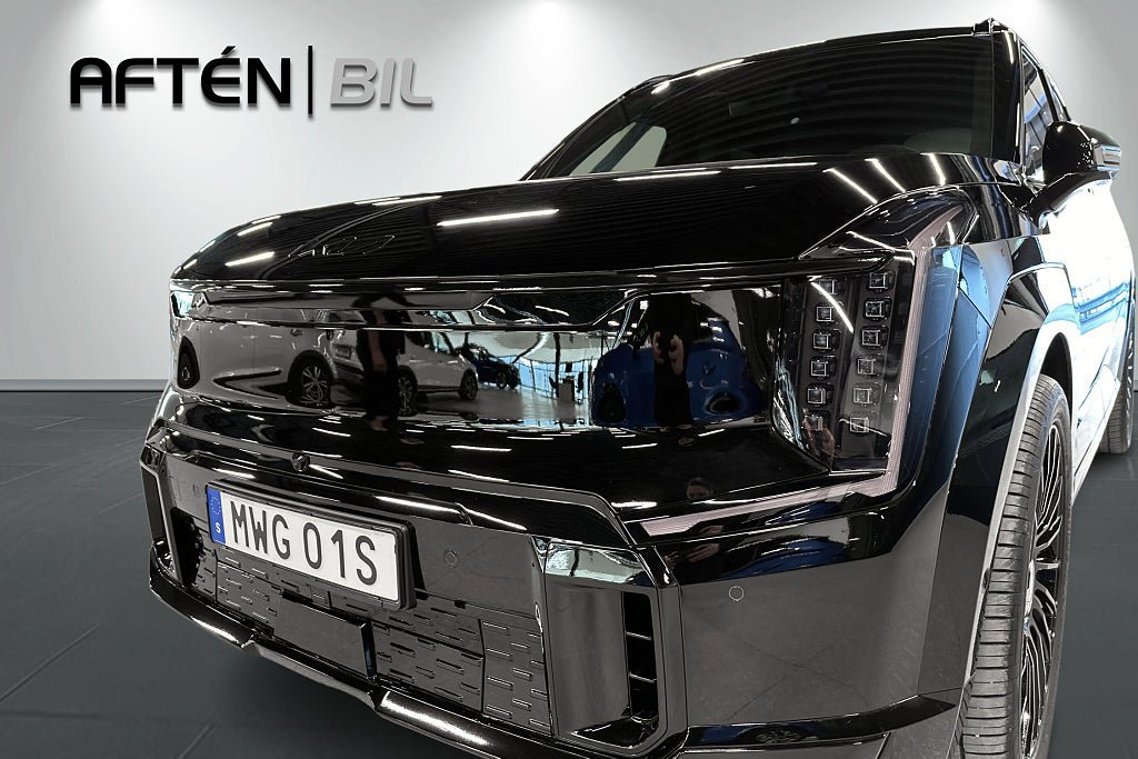Vehicle Image 10