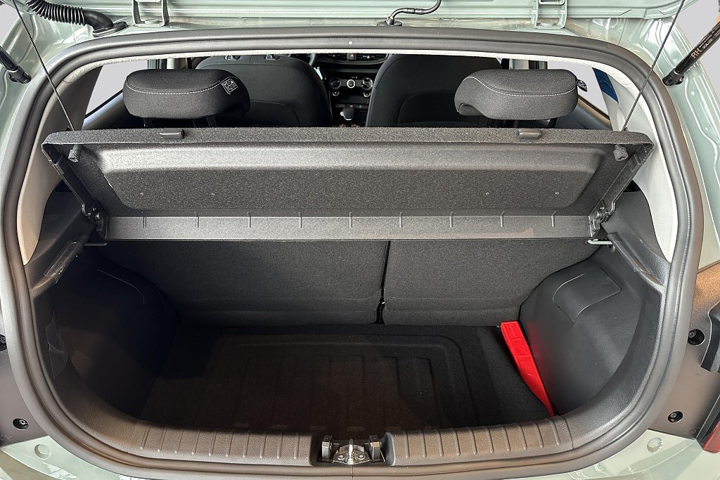 Vehicle Image 13