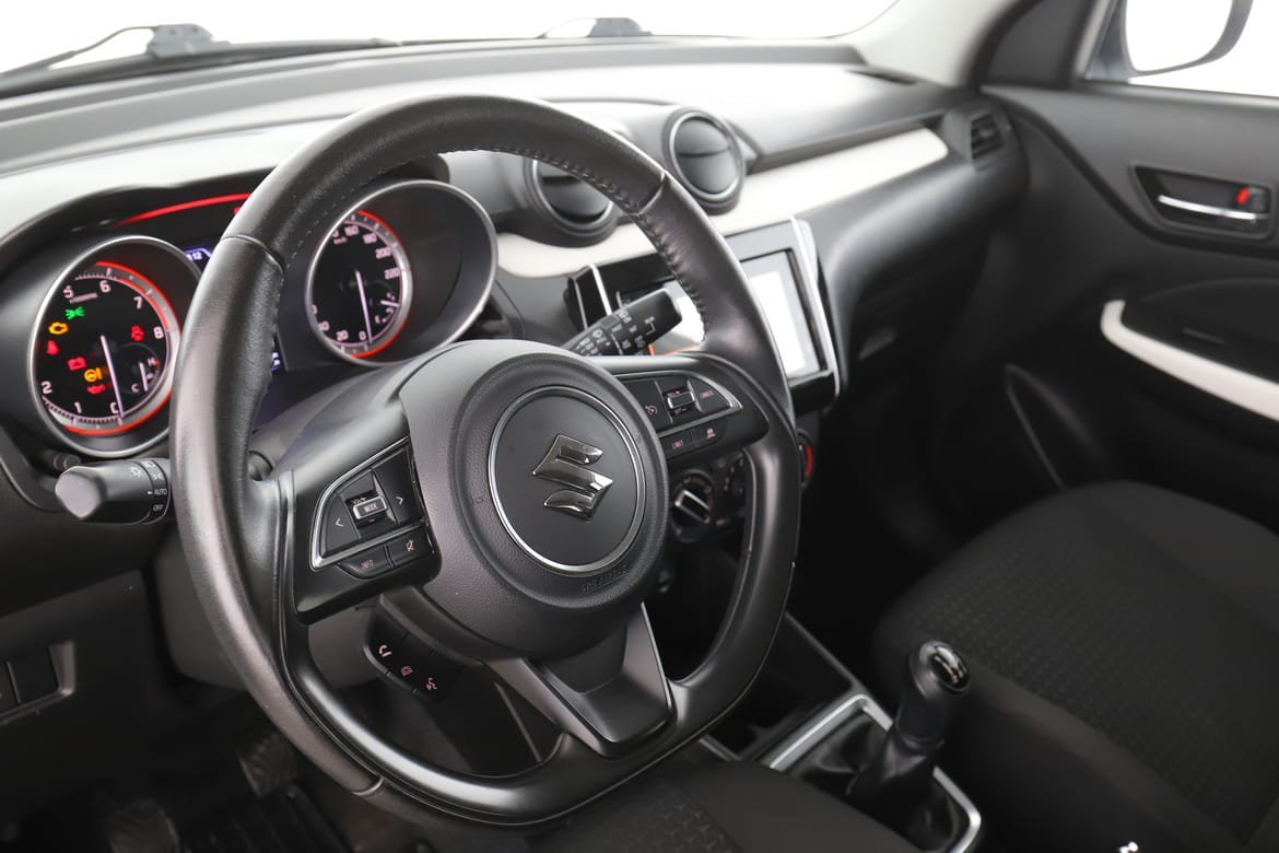Vehicle Image 12