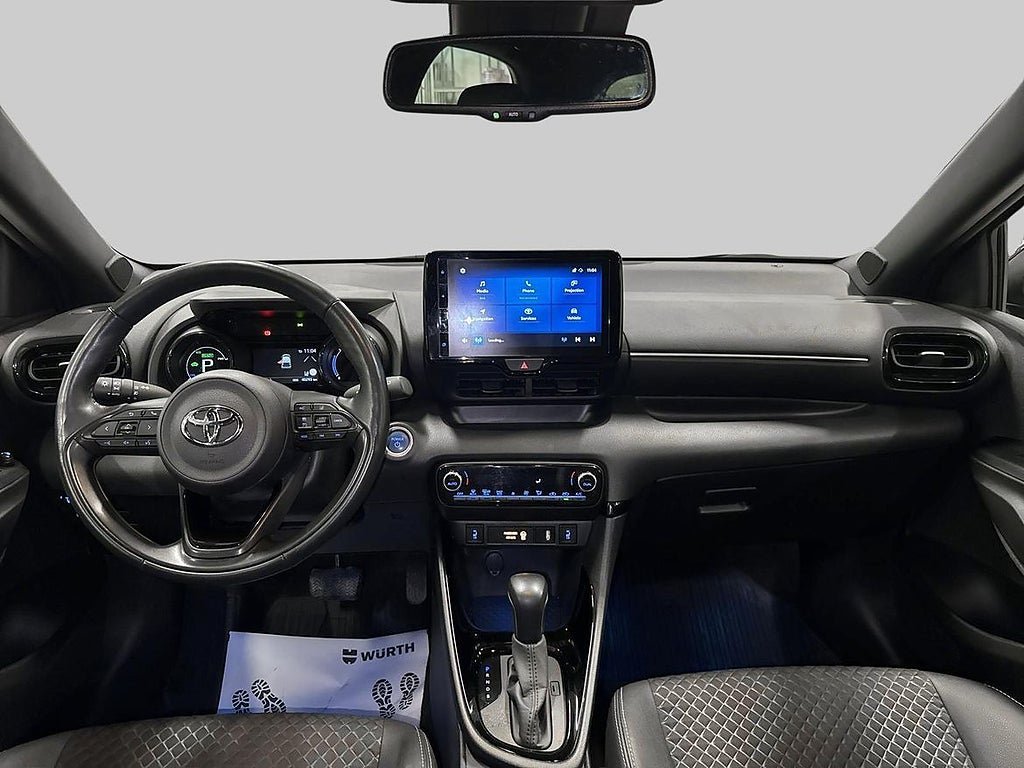Vehicle Image 12