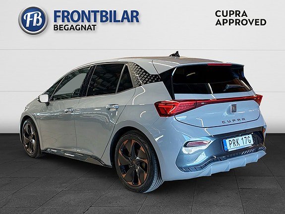 Vehicle Image 8