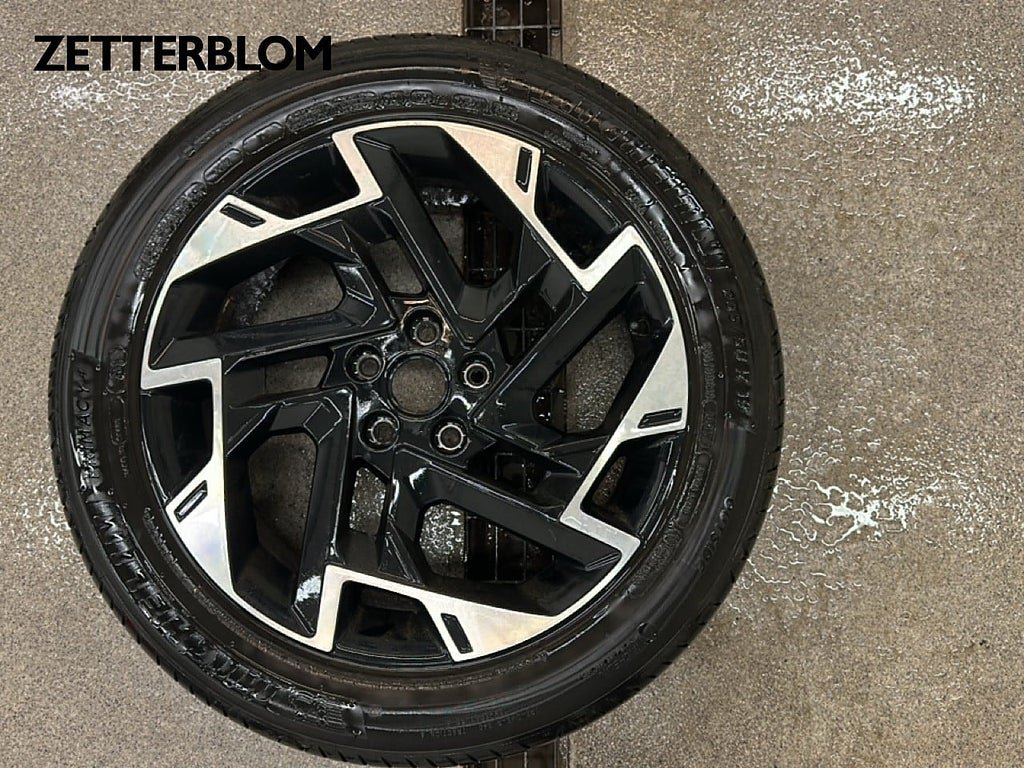 Vehicle Image 23