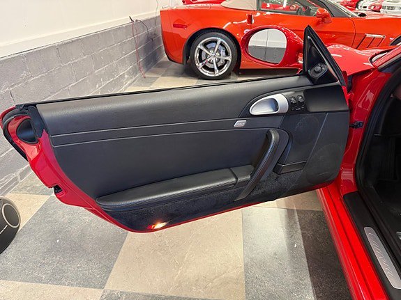 Vehicle Image 24
