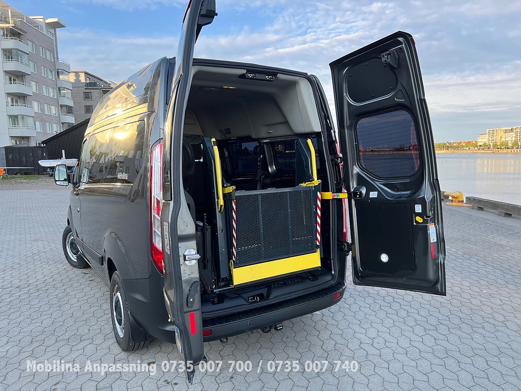 Vehicle Image 13