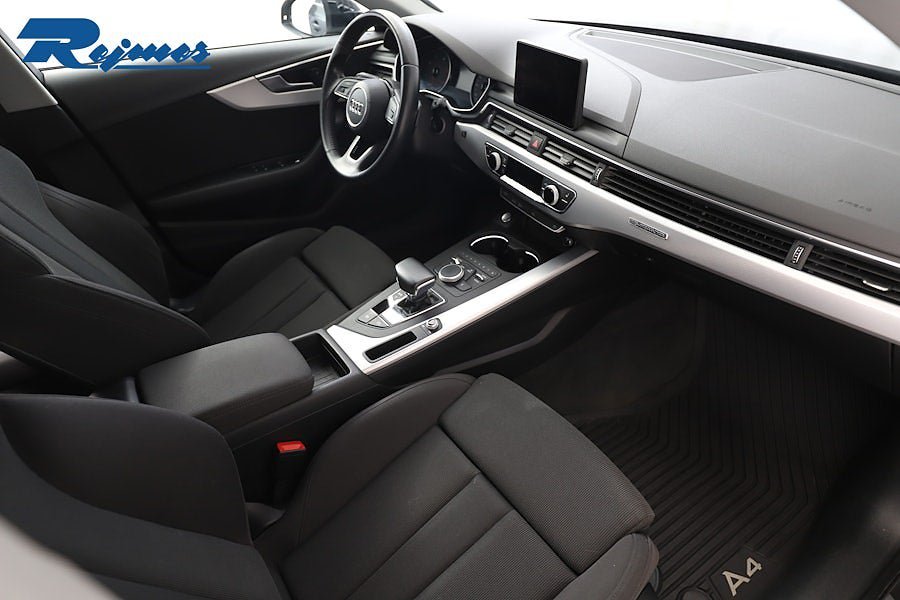 Vehicle Image 9