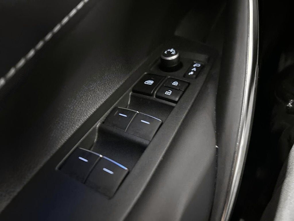 Vehicle Image 22