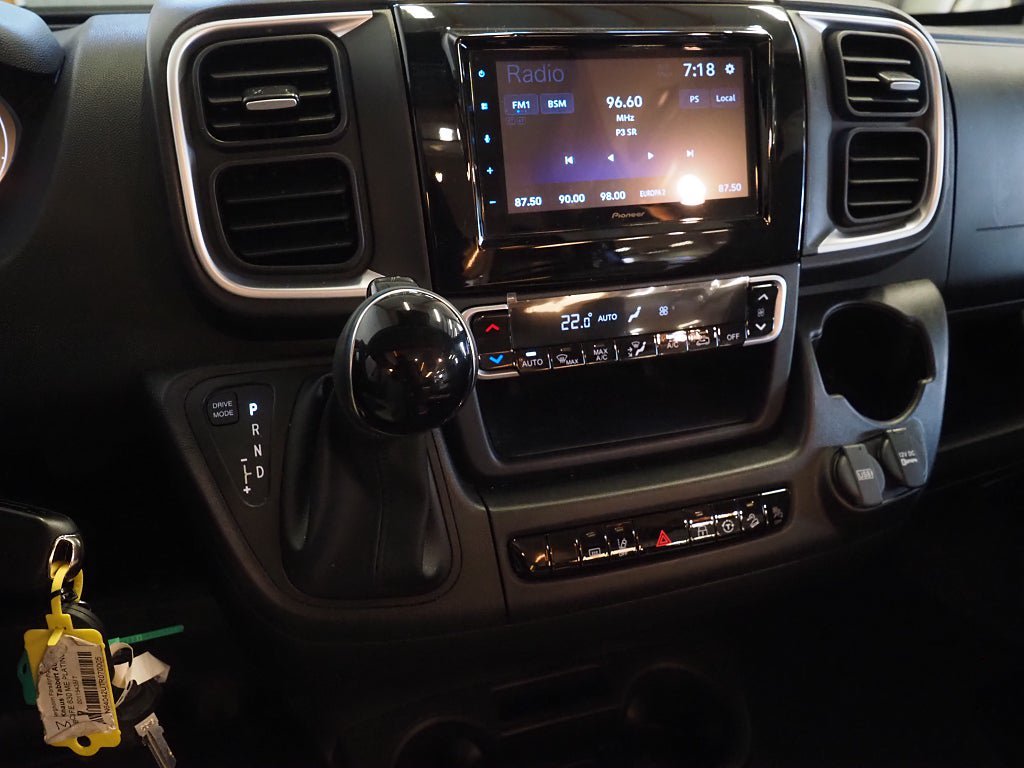 Vehicle Image 18