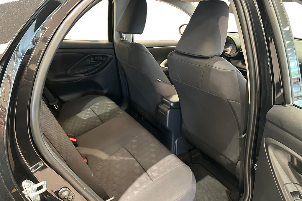 Vehicle Image 9