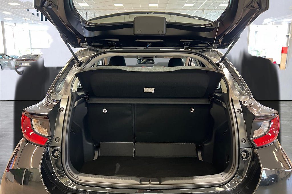 Vehicle Image 12