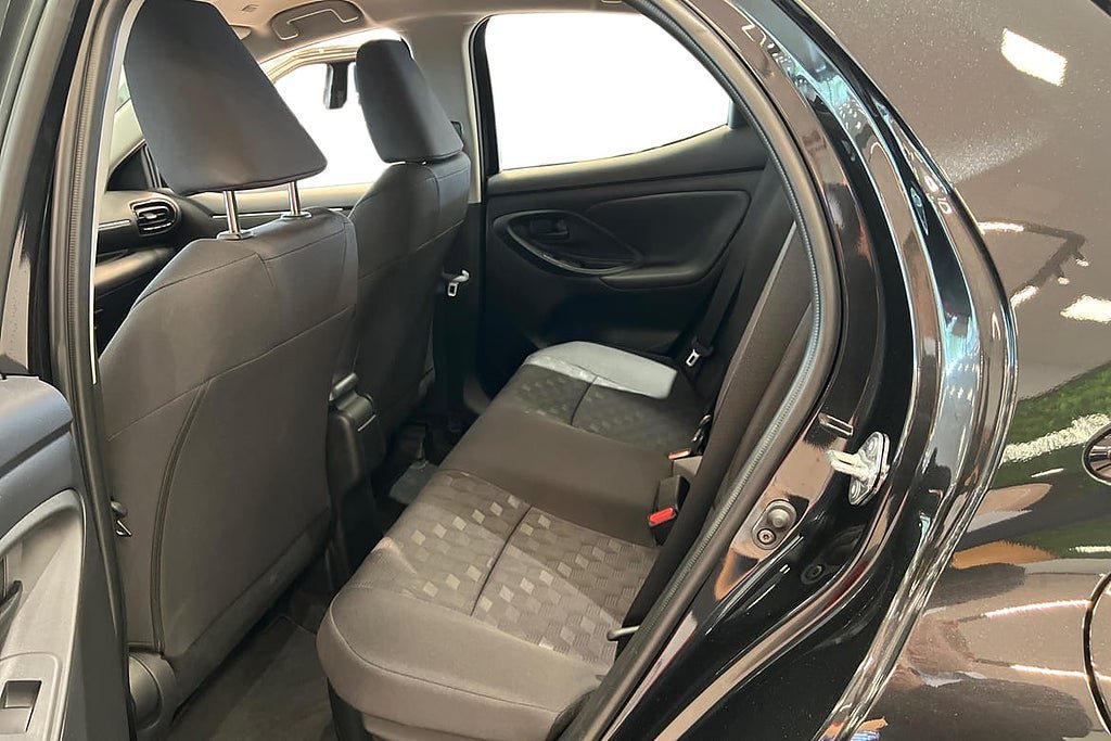 Vehicle Image 13