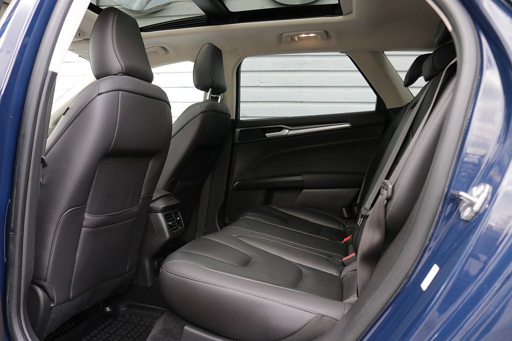 Vehicle Image 25