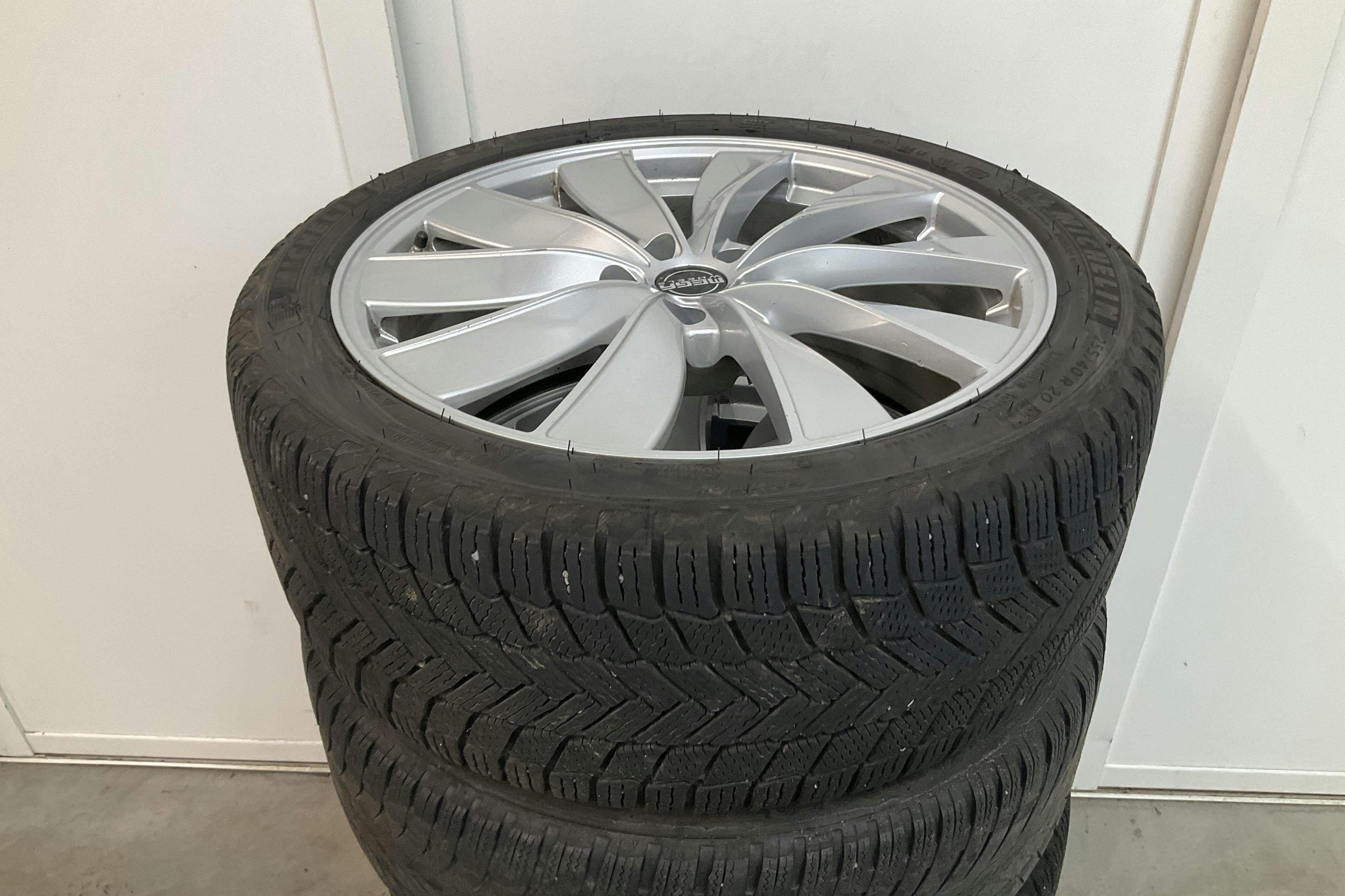 Vehicle Image 15