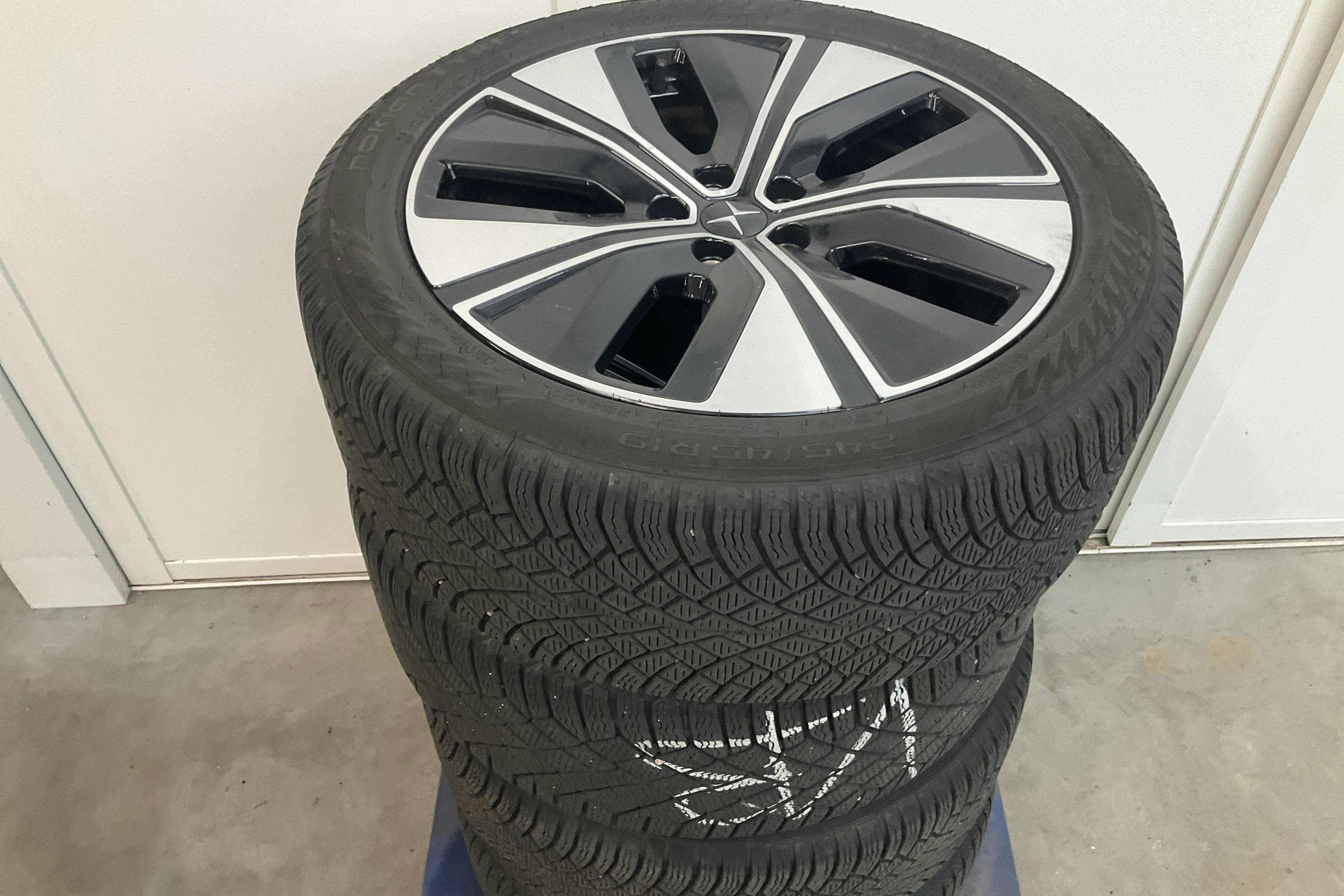 Vehicle Image 19