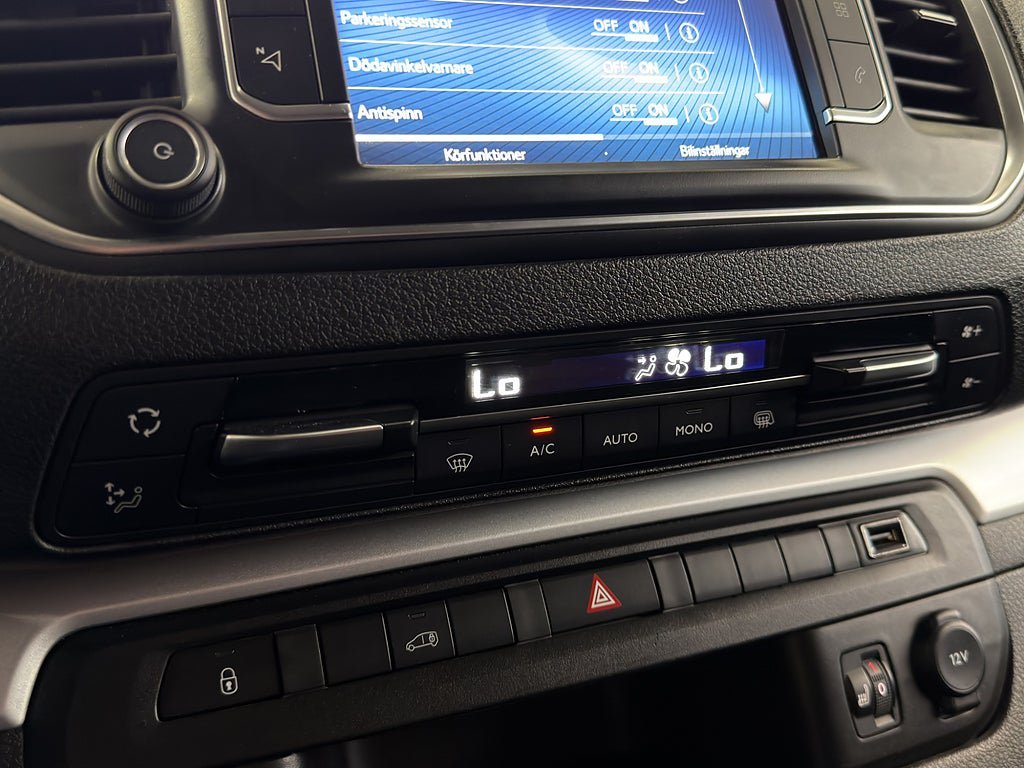 Vehicle Image 27