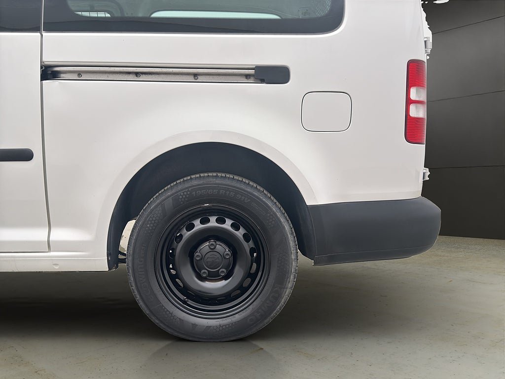 Vehicle Image 28