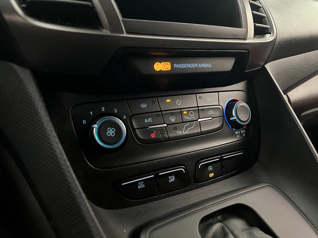 Vehicle Image 26