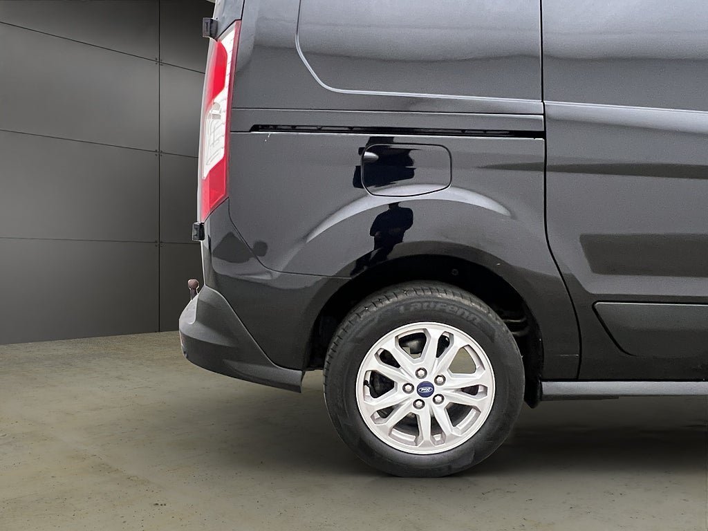 Vehicle Image 32