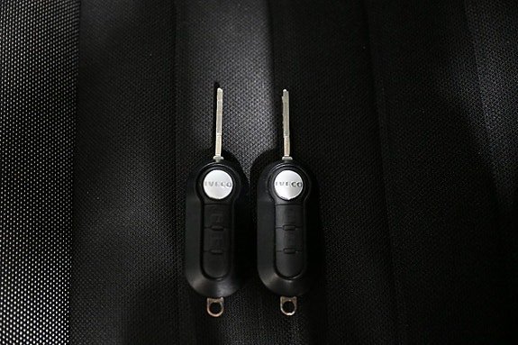 Vehicle Image 32