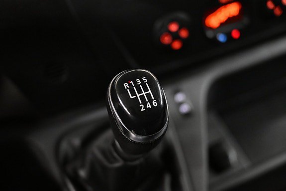Vehicle Image 28
