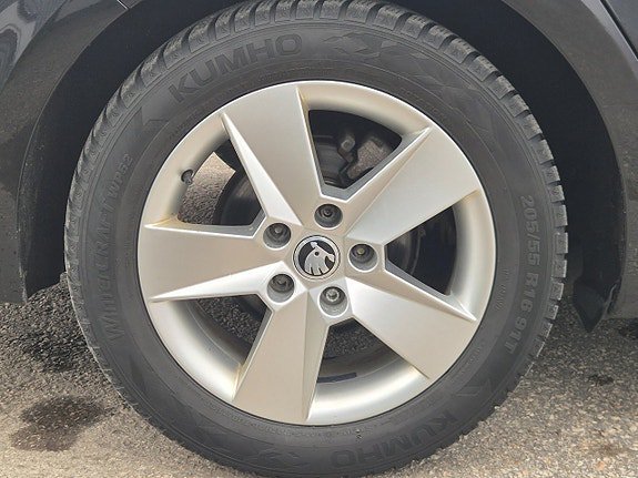 Vehicle Image 24
