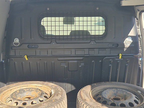 Vehicle Image 24