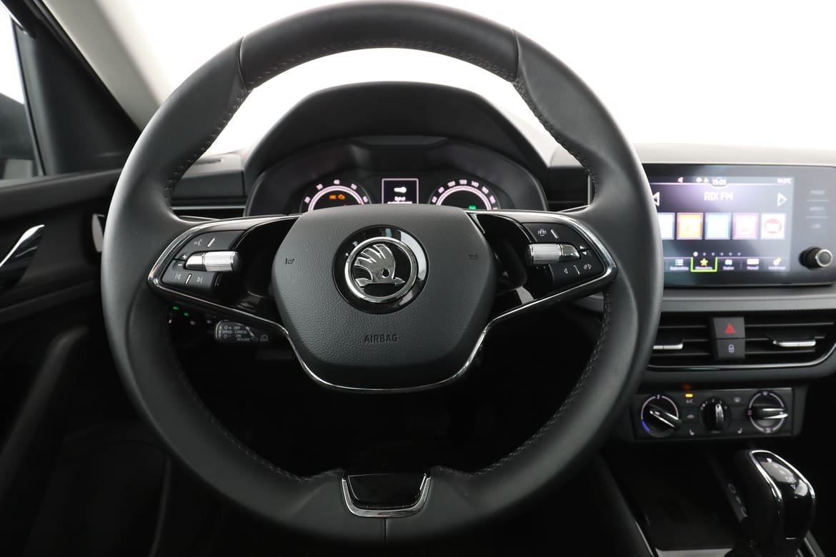 Vehicle Image 19