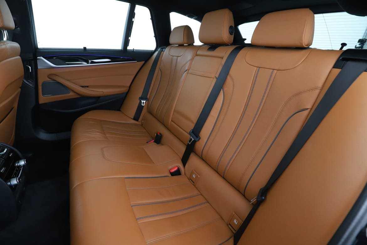 Vehicle Image 15