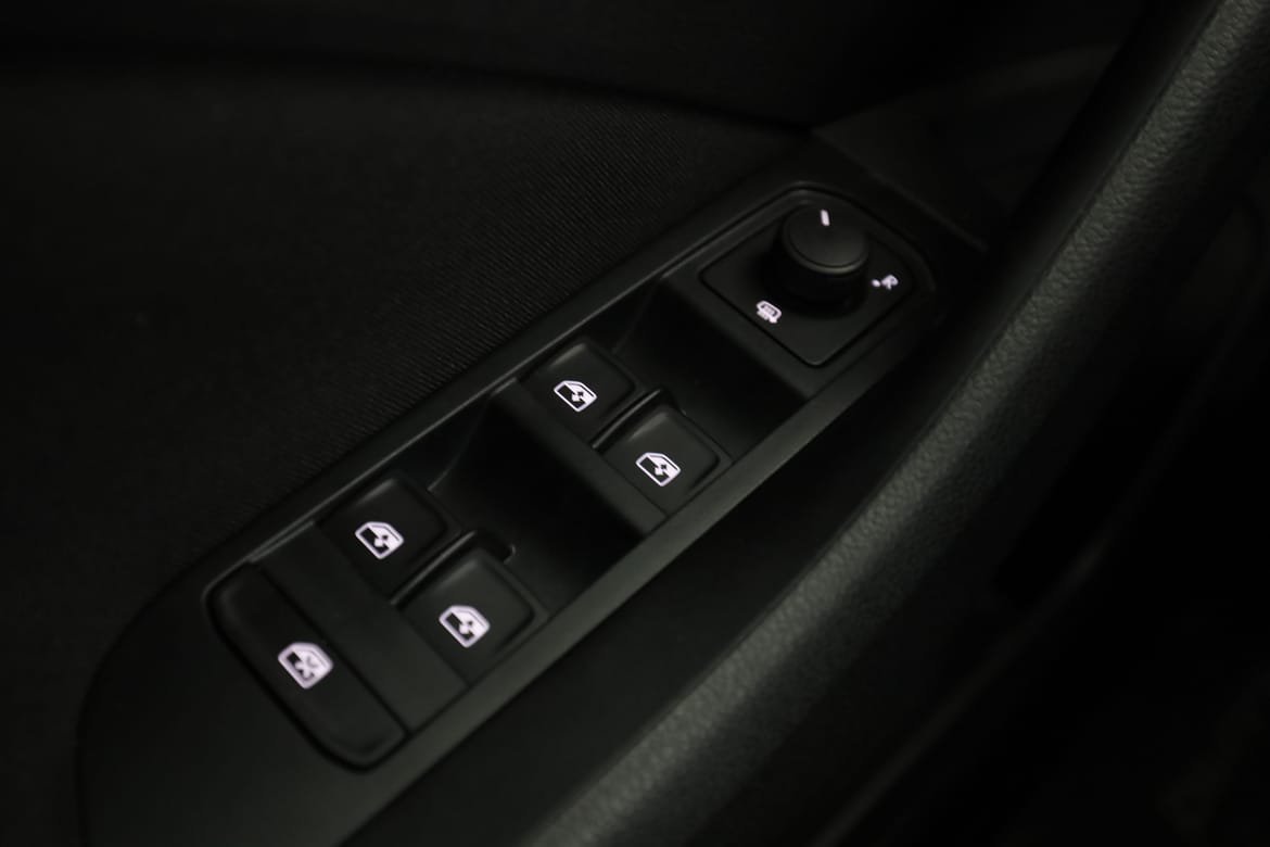 Vehicle Image 32