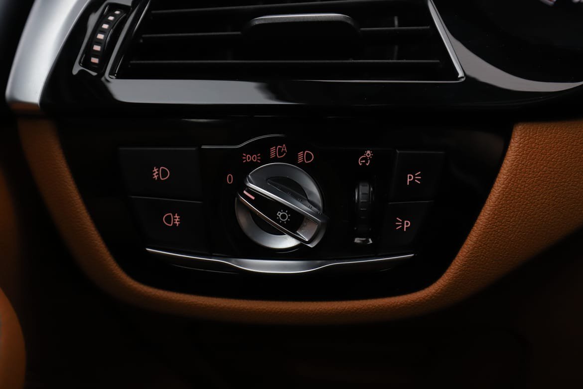 Vehicle Image 32