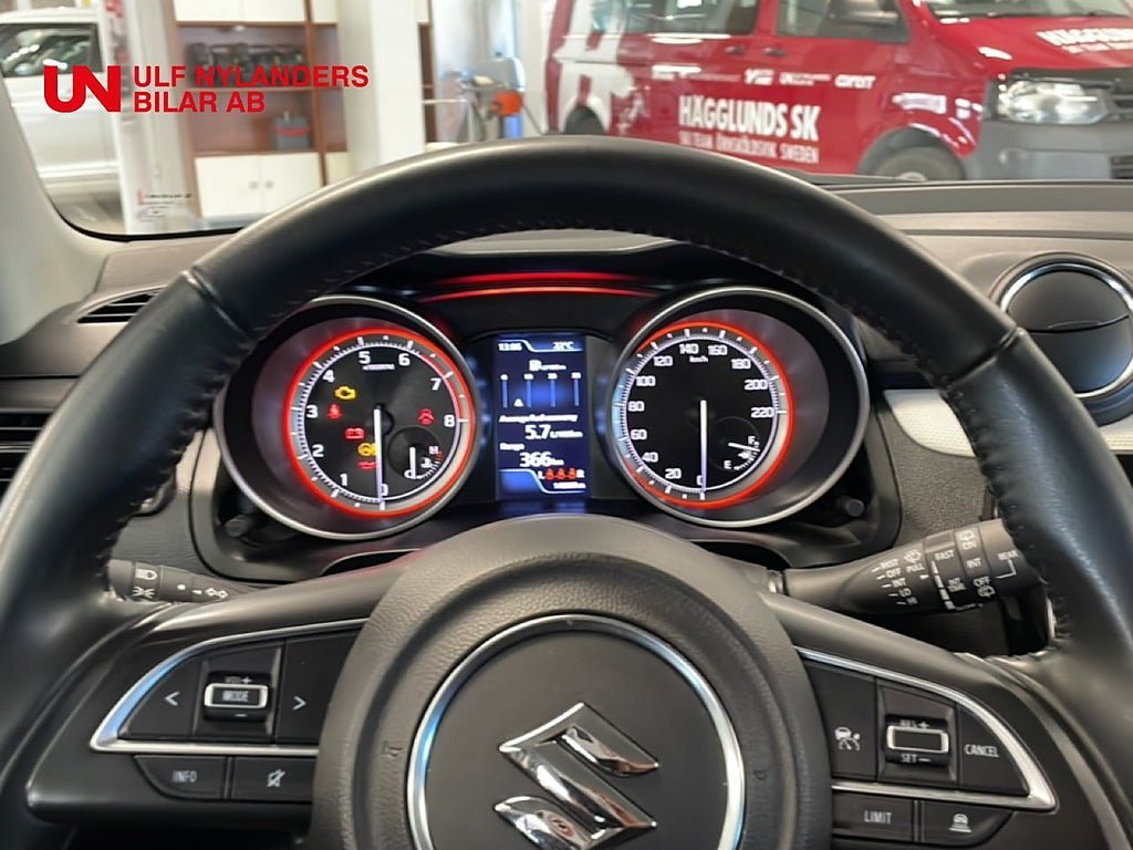 Vehicle Image 14