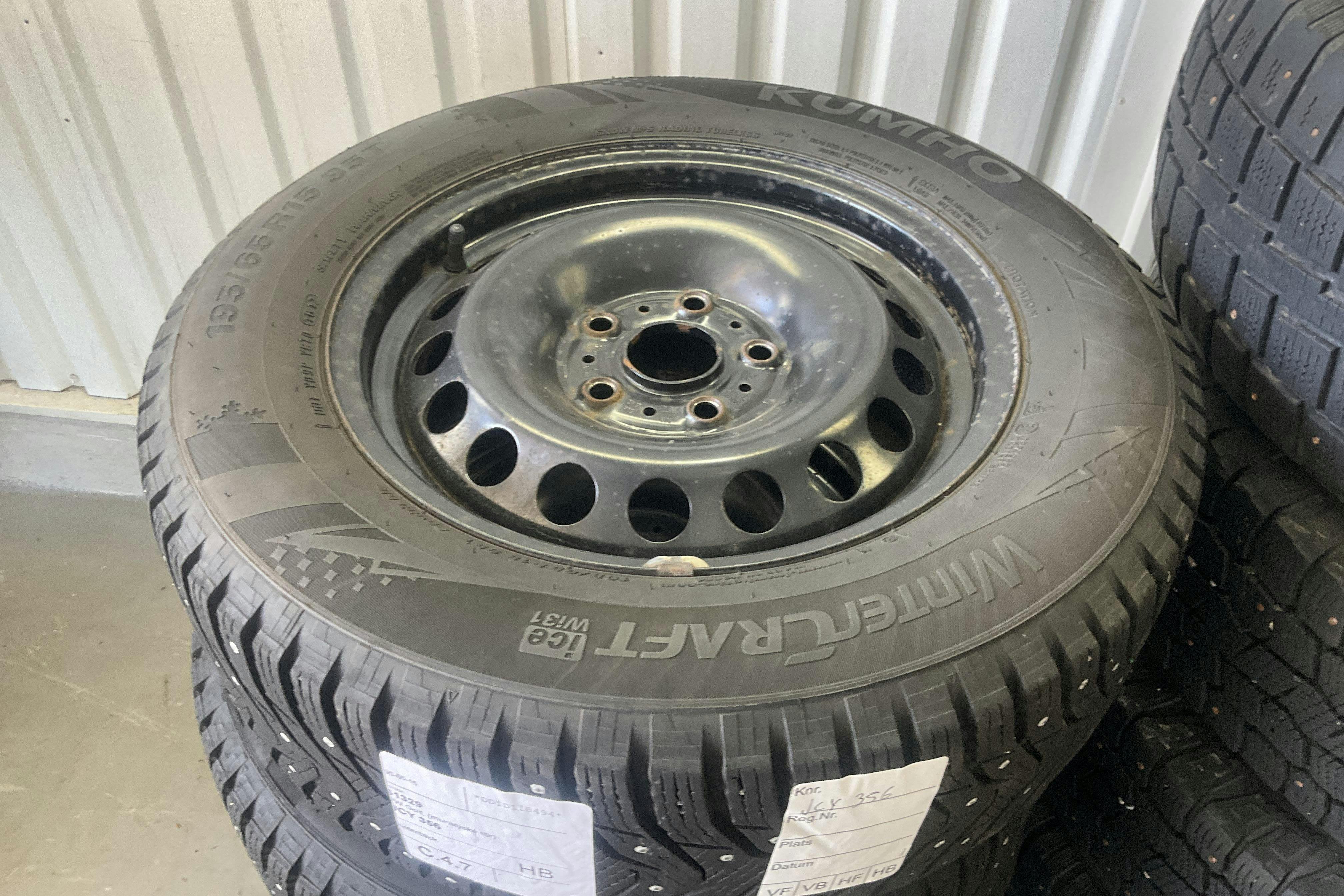 Vehicle Image 11