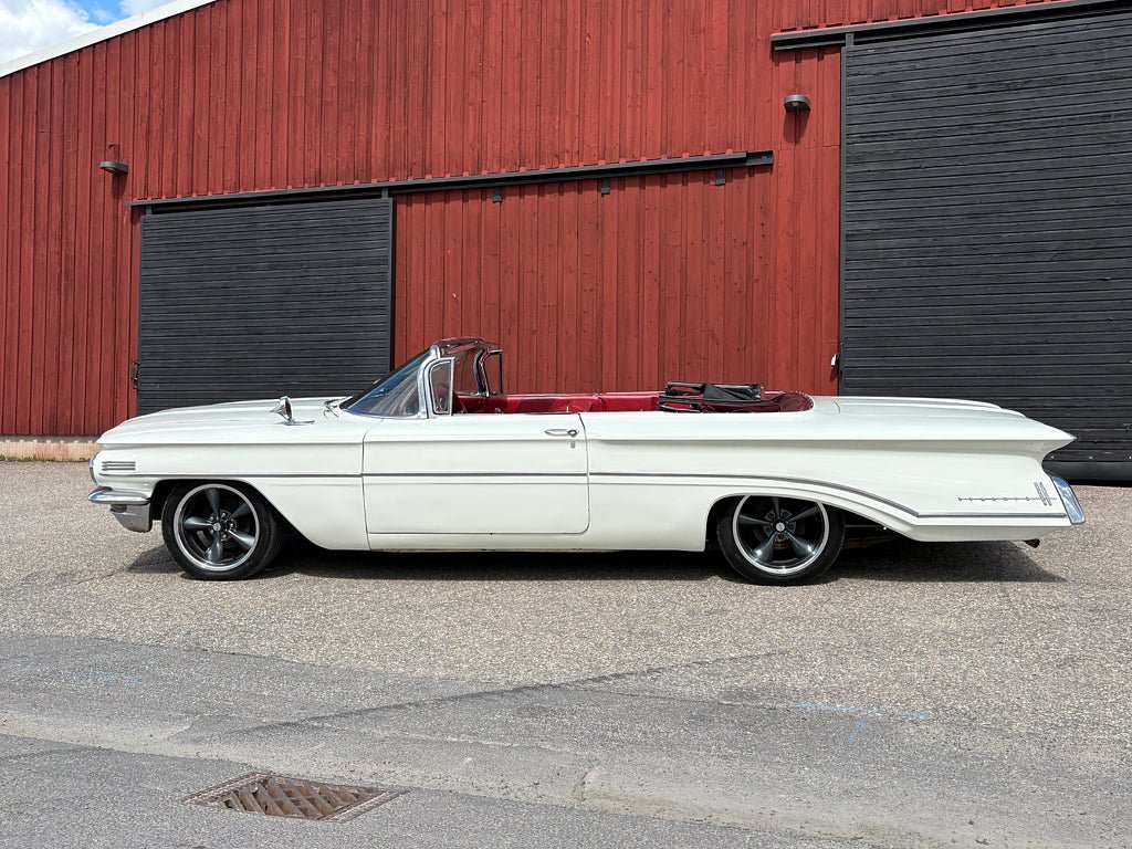 Vehicle Image 6