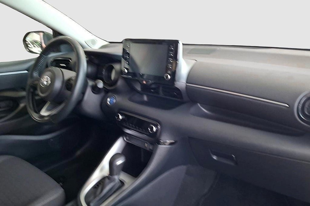 Vehicle Image 8