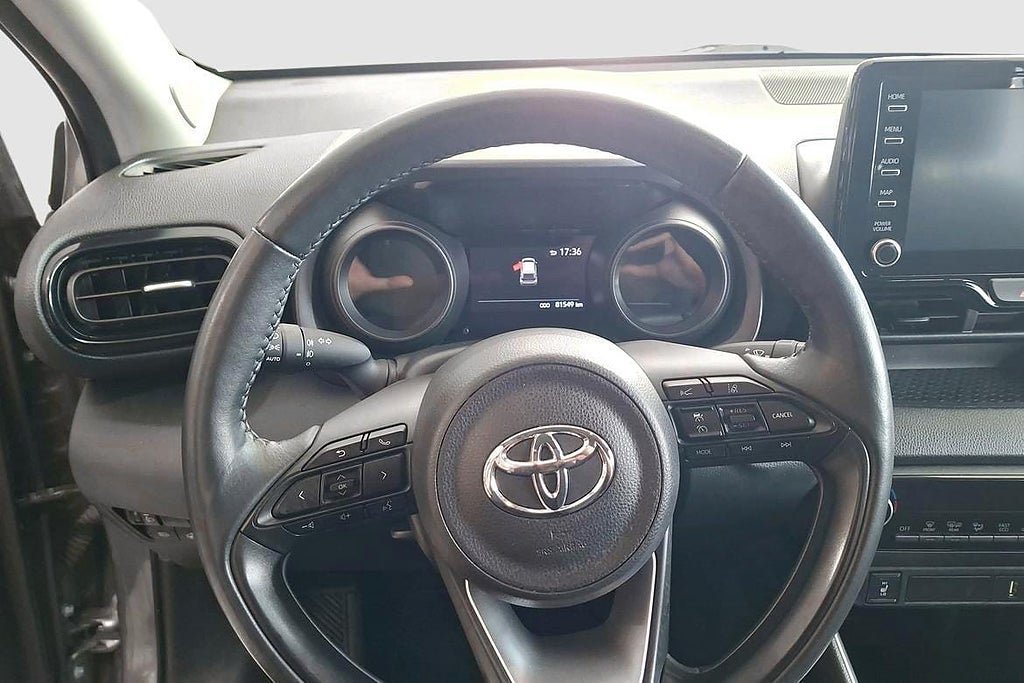 Vehicle Image 11