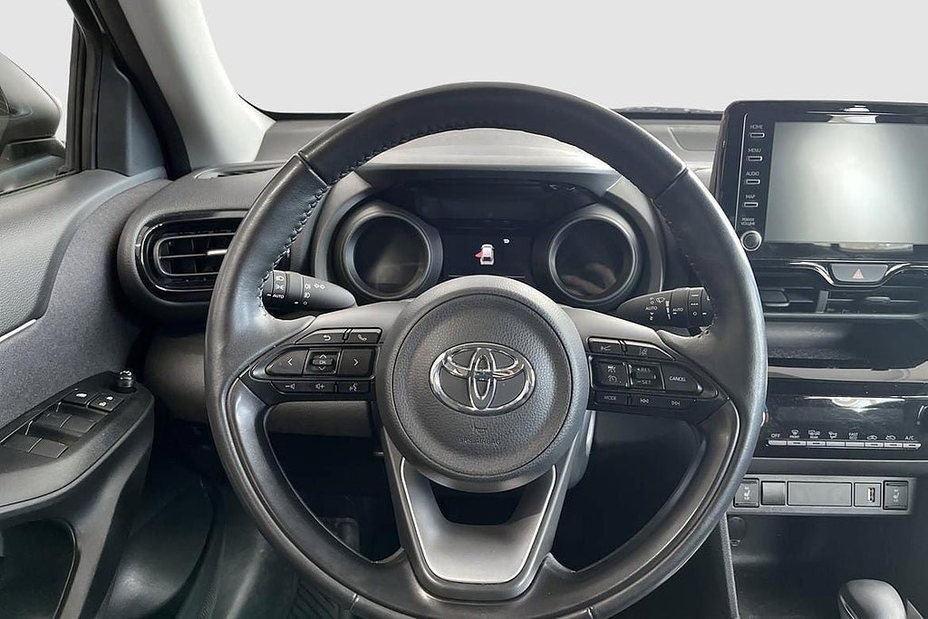 Vehicle Image 12