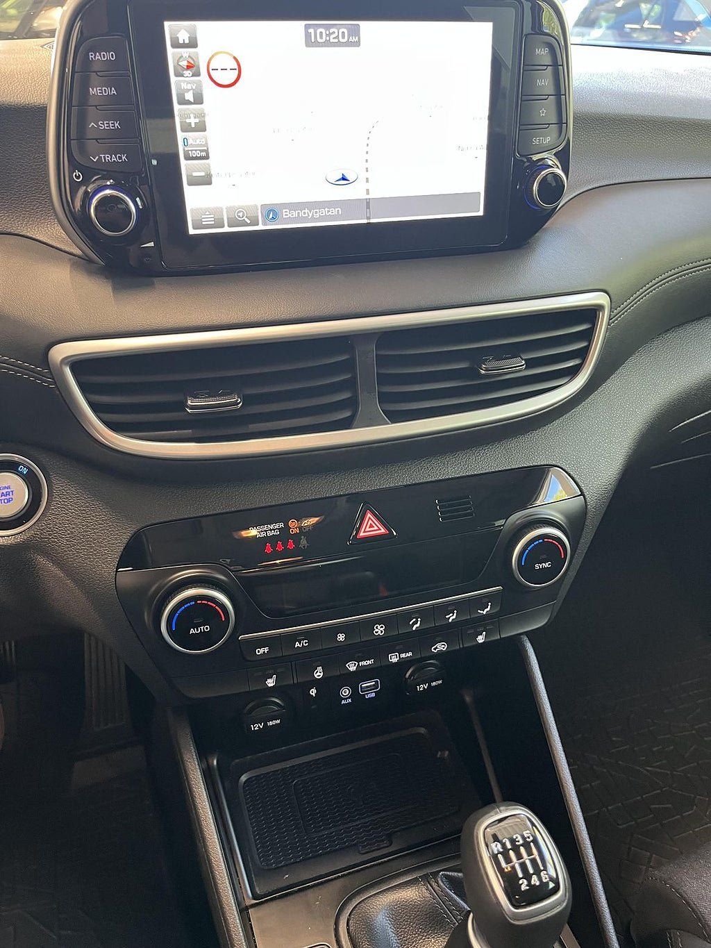 Vehicle Image 10