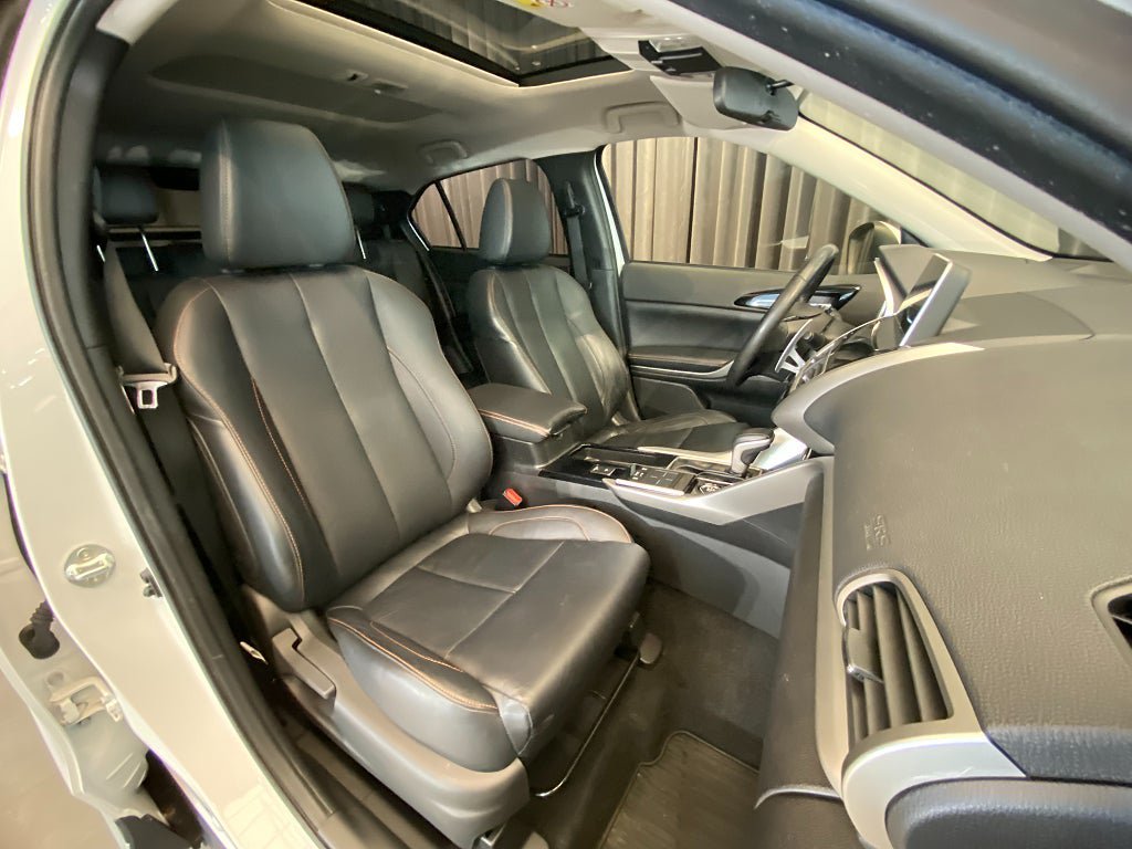 Vehicle Image 9