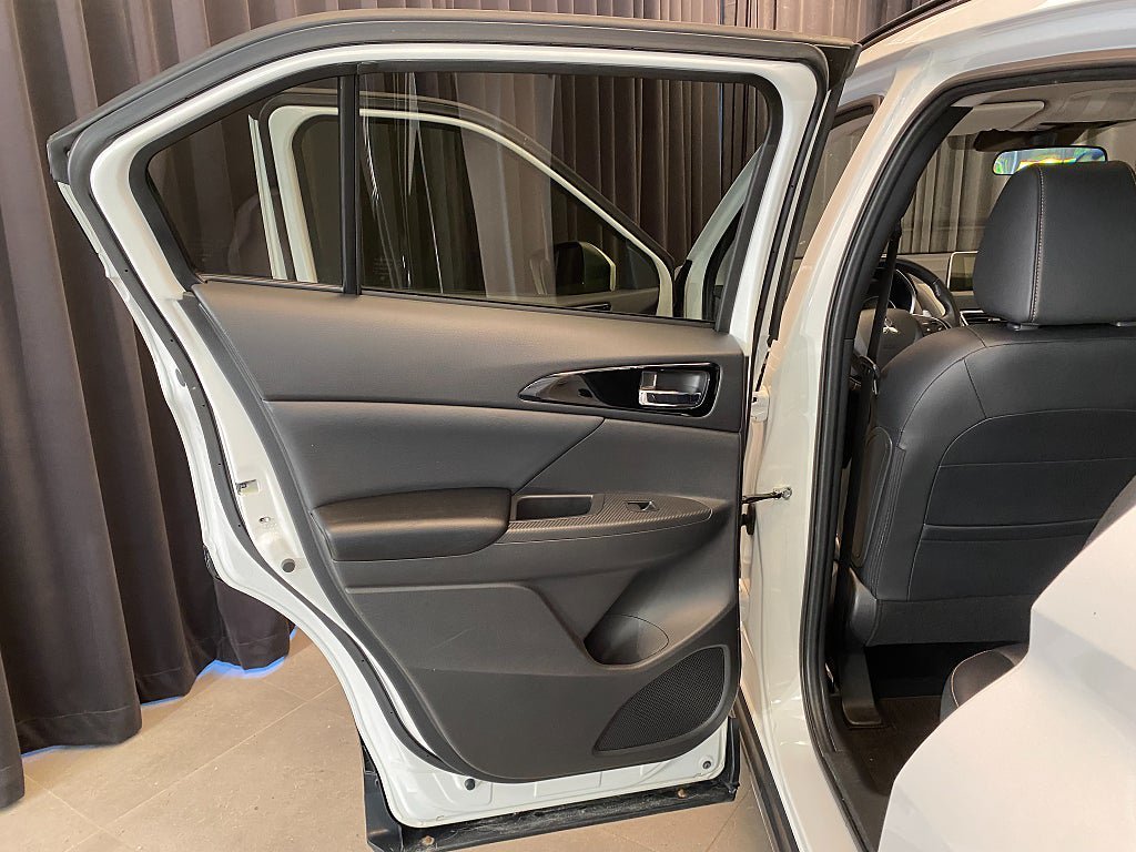Vehicle Image 30
