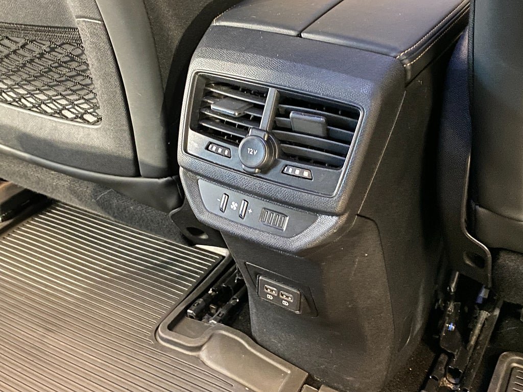 Vehicle Image 34