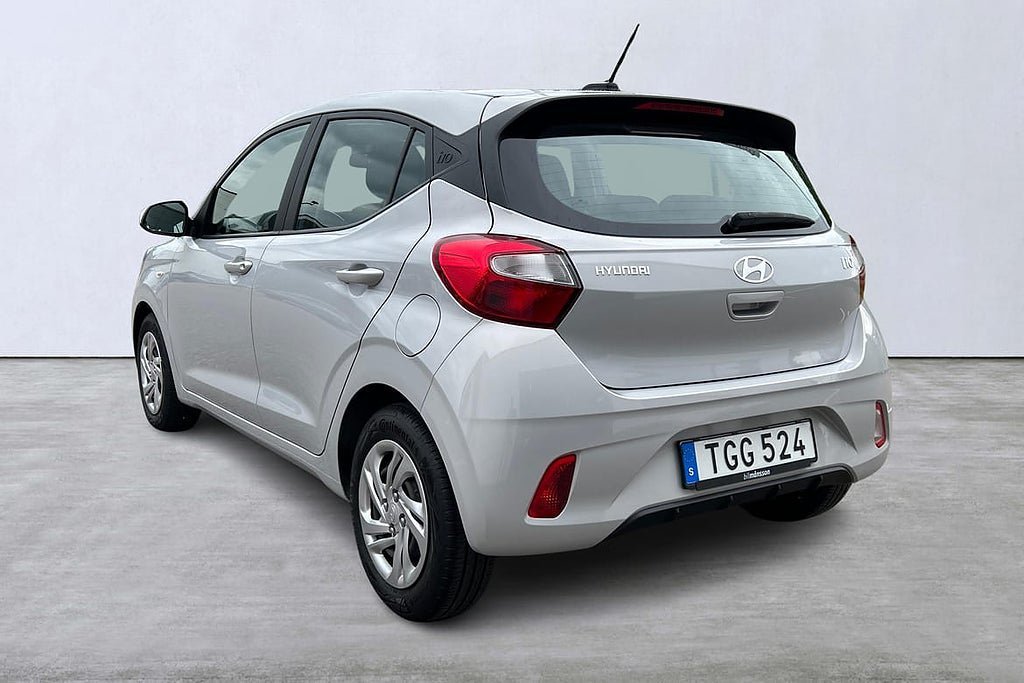 Vehicle Image 4