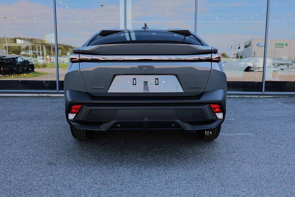Vehicle Image 8