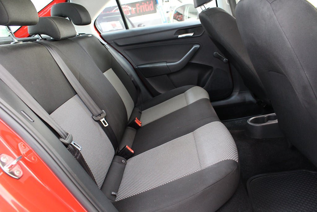 Vehicle Image 15