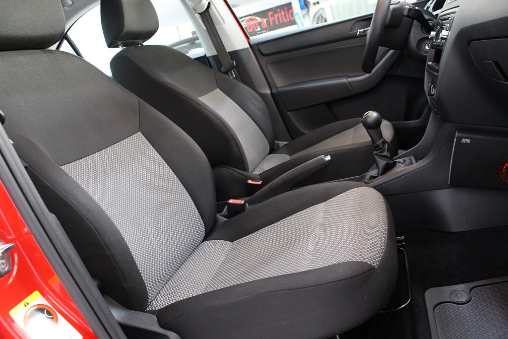 Vehicle Image 16