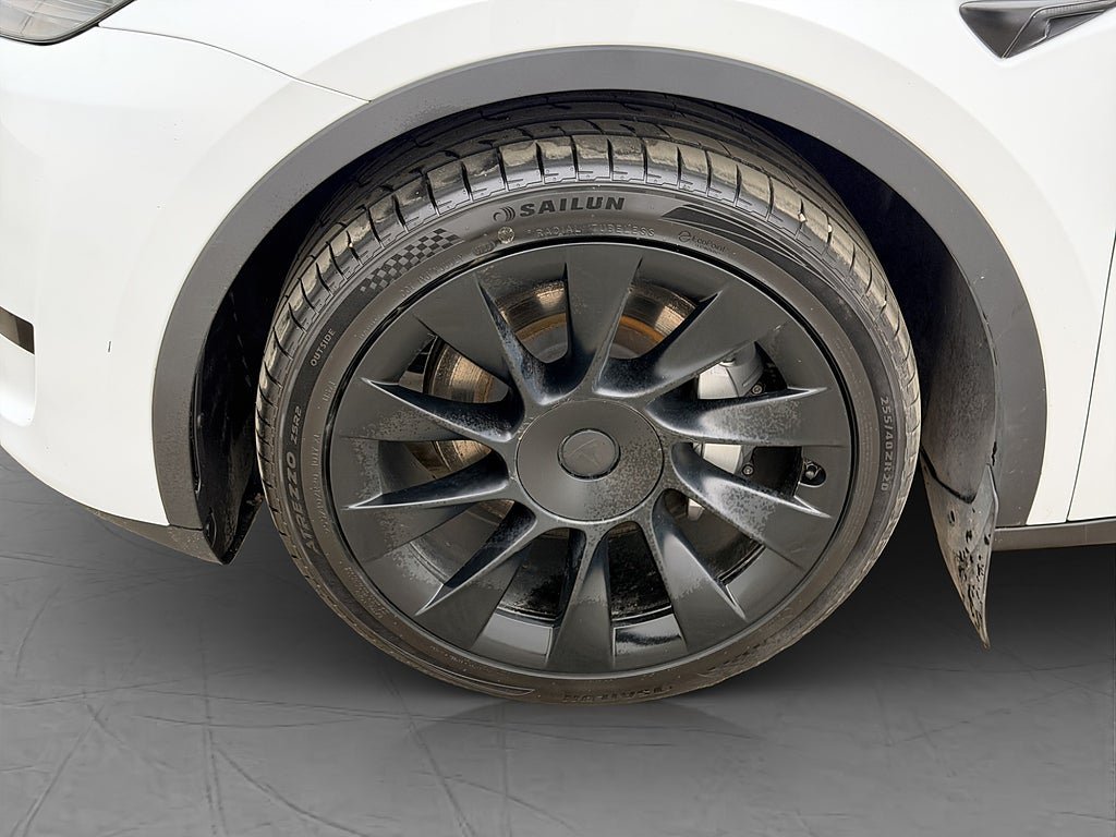 Vehicle Image 32