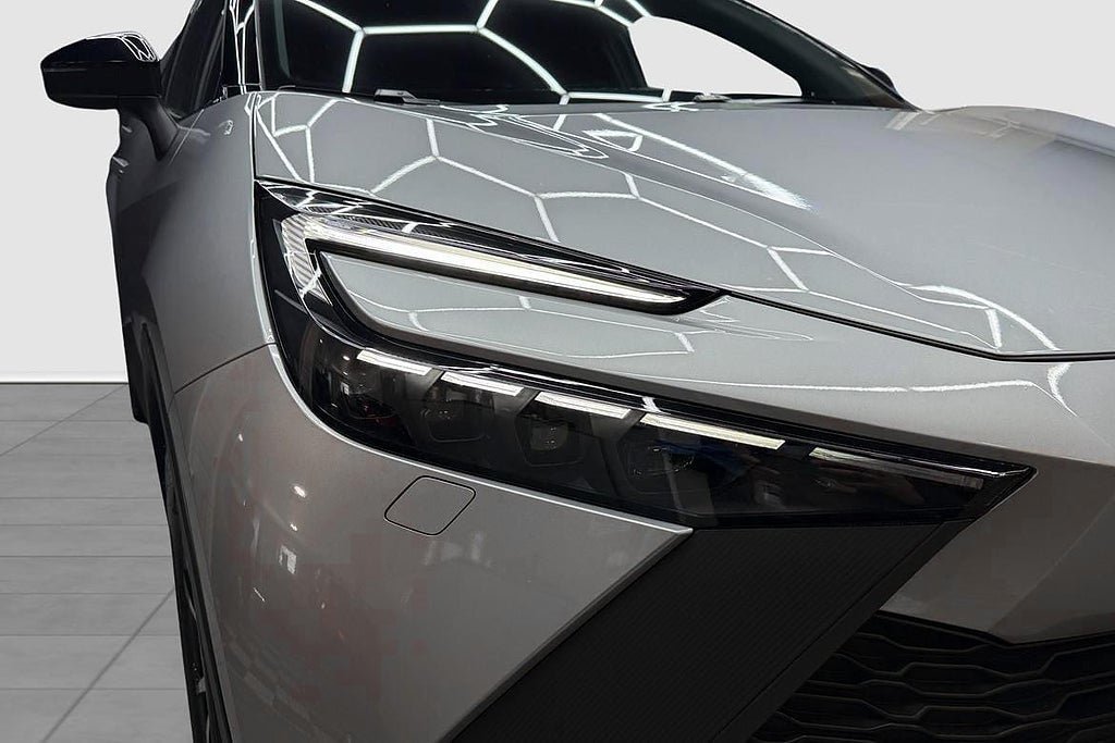 Vehicle Image 9