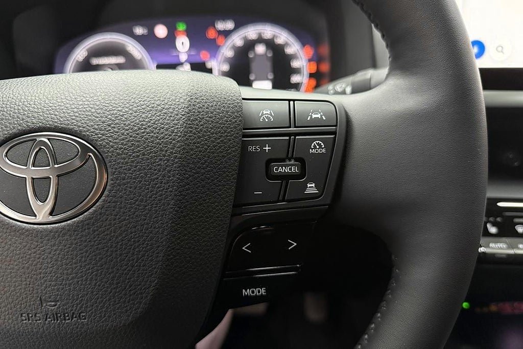 Vehicle Image 16