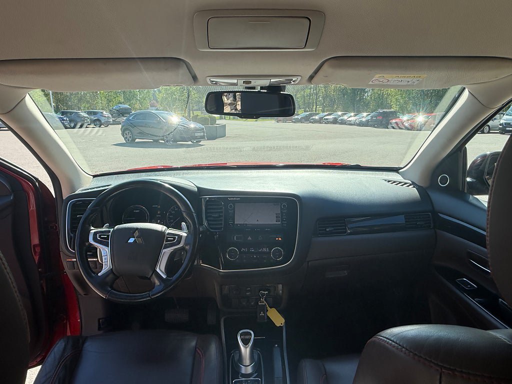 Vehicle Image 13