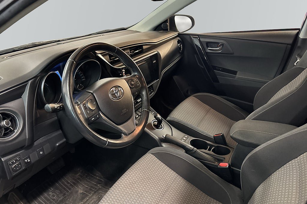 Vehicle Image 6