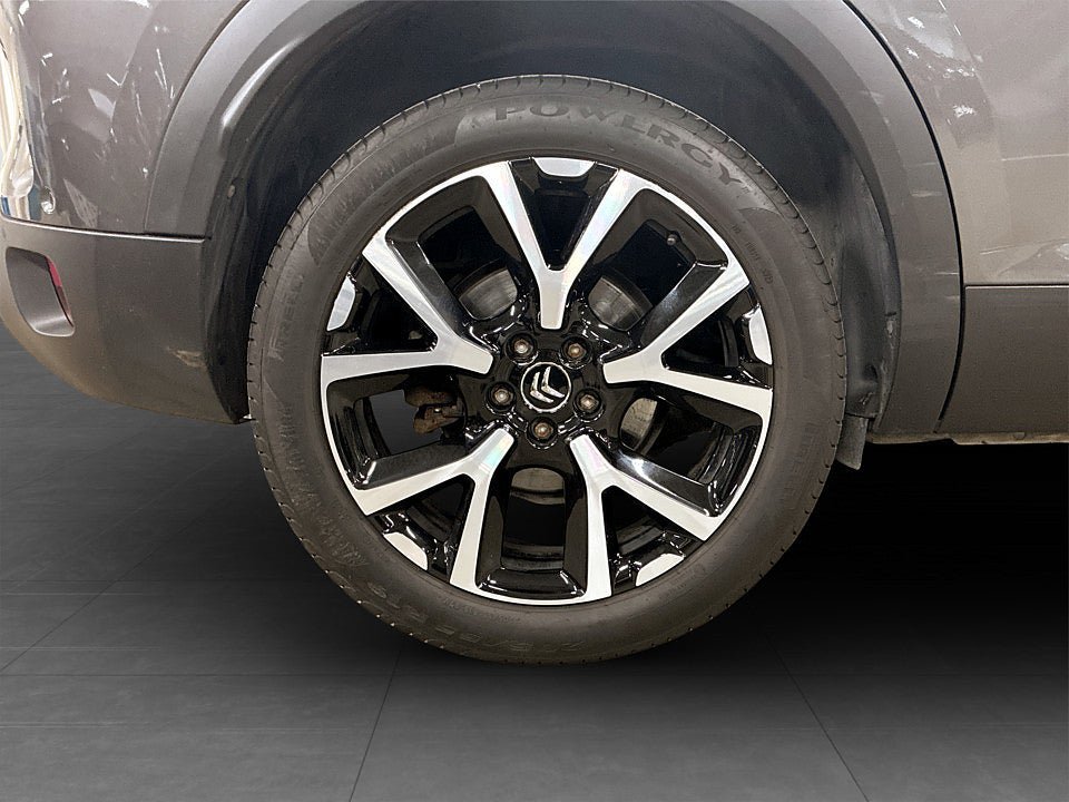 Vehicle Image 18